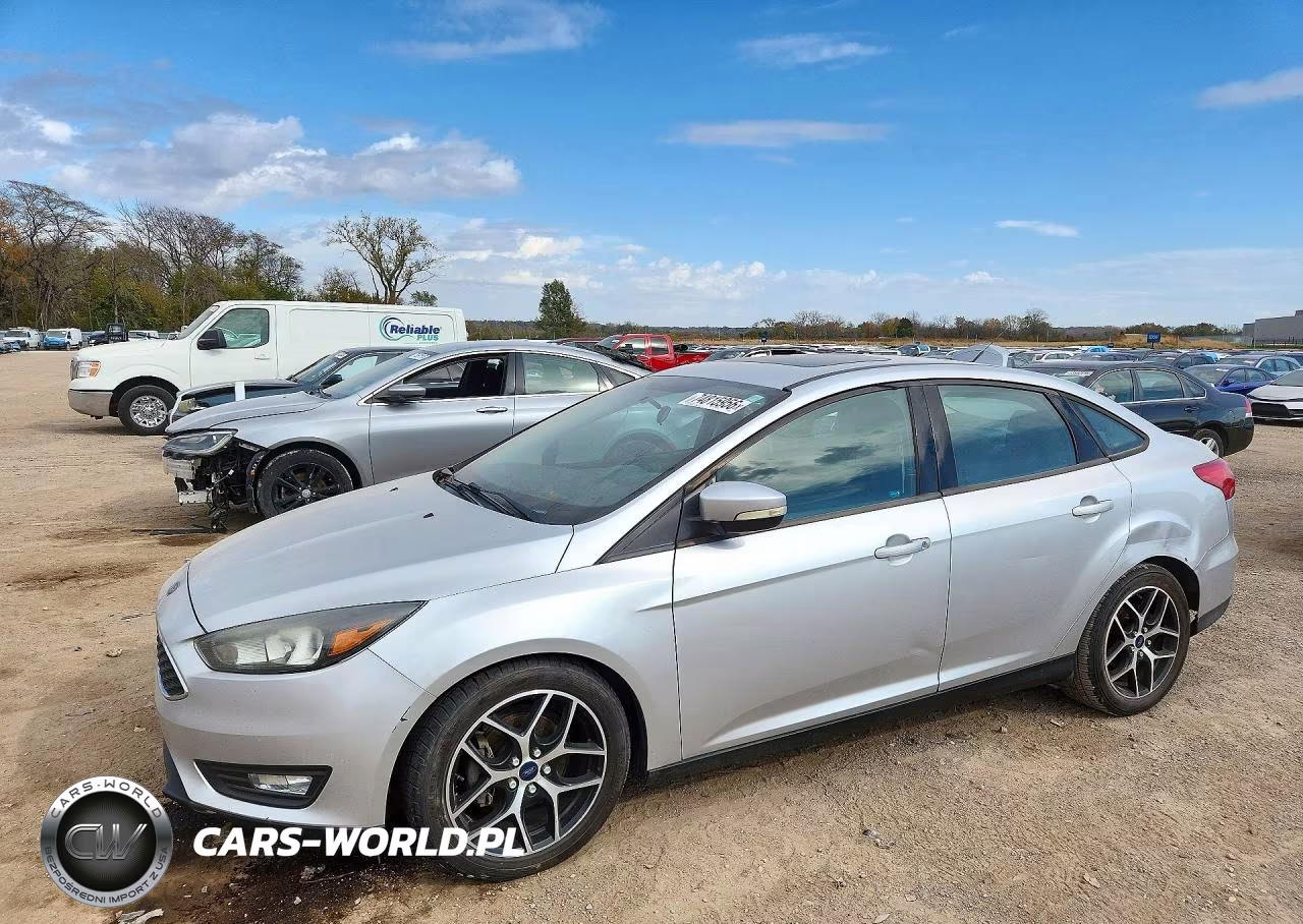 2017 Ford Focus Sel VIN:1FADP3H26HL284366 - 1