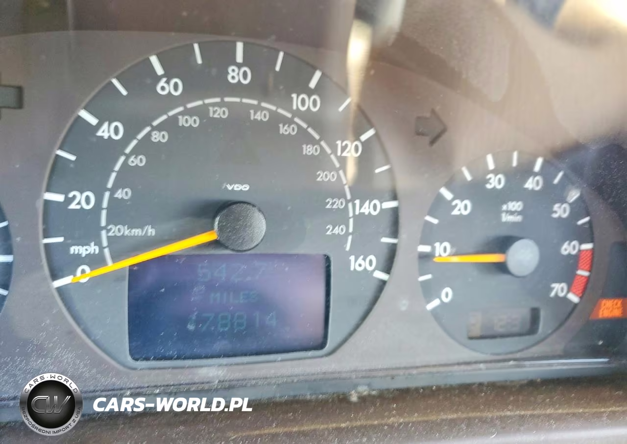 2000 Mercedes-Benz E 320 VIN:WDBJF65J1YB103059 - 9
