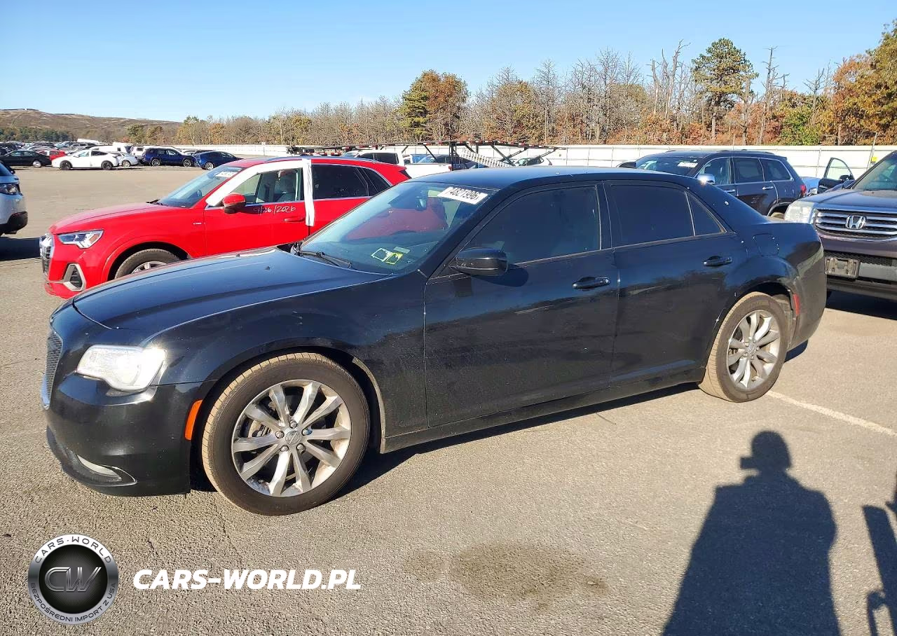 2016 Chrysler 300 Limited VIN:2C3CCARG2GH208336 - 1