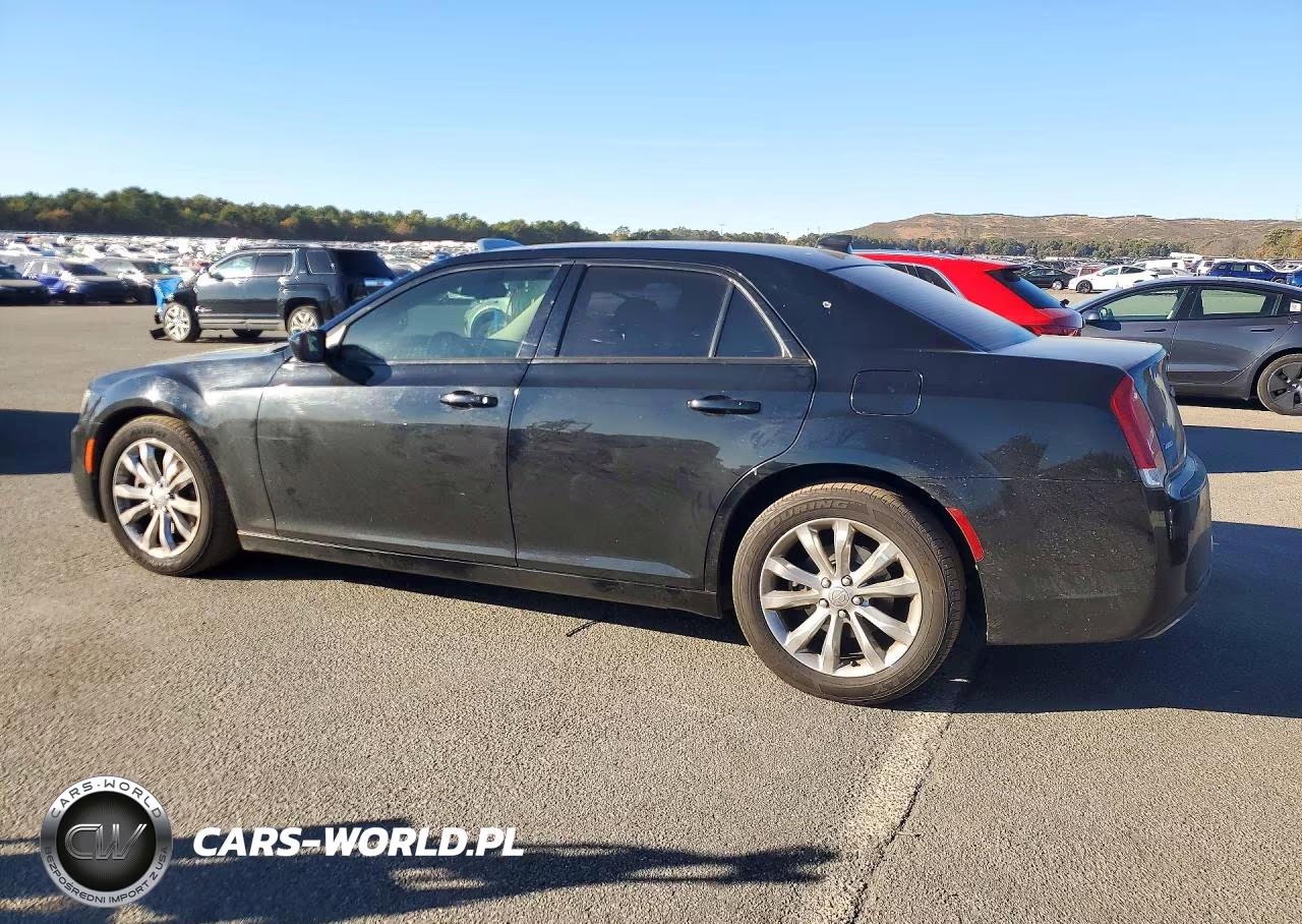 2016 Chrysler 300 Limited VIN:2C3CCARG2GH208336 - 2