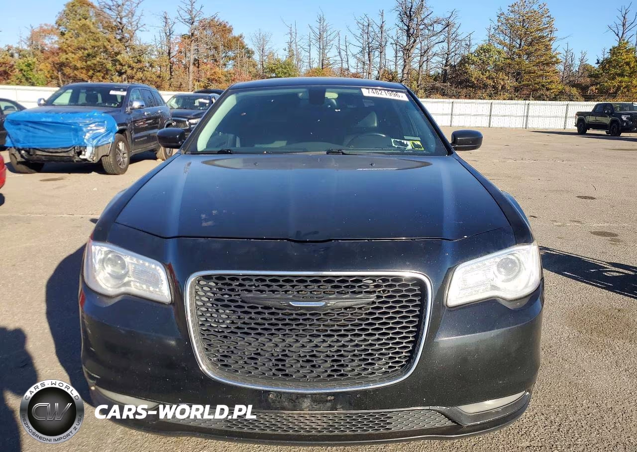 2016 Chrysler 300 Limited VIN:2C3CCARG2GH208336 - 5