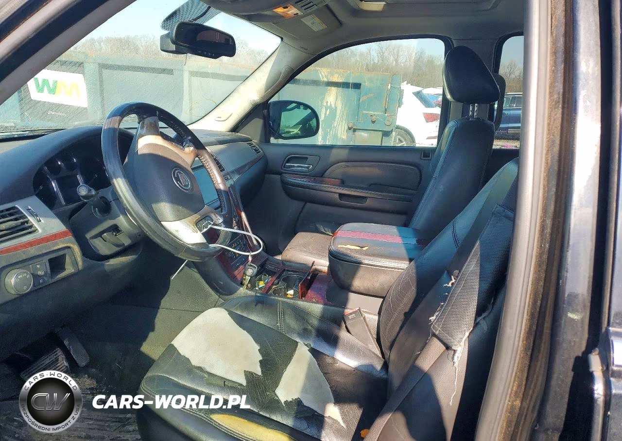 2007 Cadillac Escalade Luxury VIN:1GYEC63837R344911 - 7