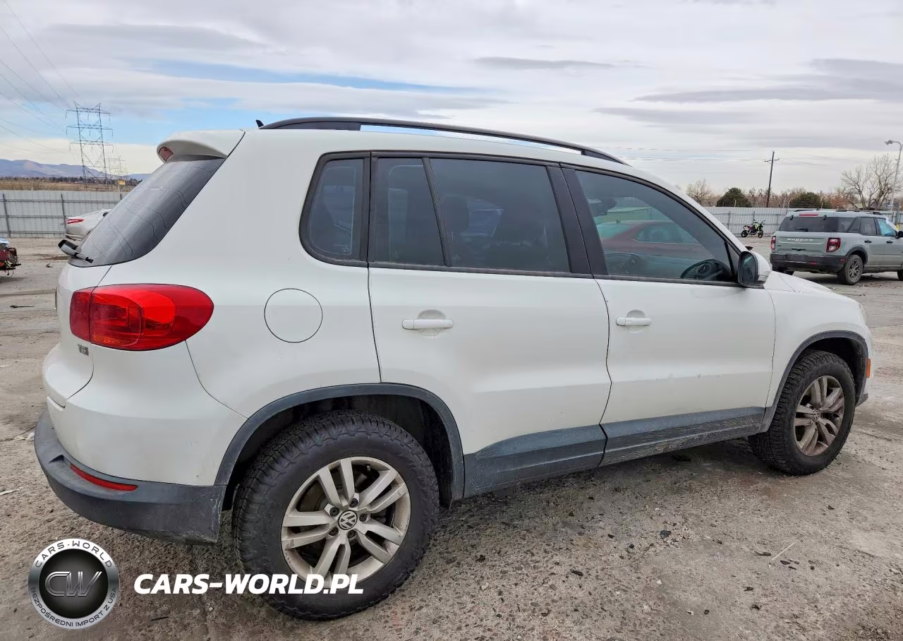 2016 Volkswagen Tiguan S VIN:WVGAV7AX9GW582600 - 3