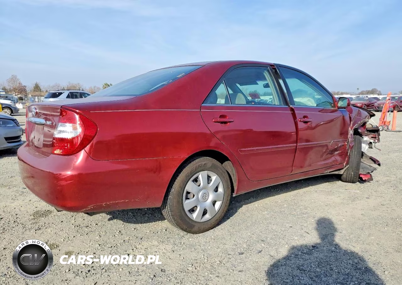 2002 Toyota Camry Le VIN:JTDBE32K720093483 - 3