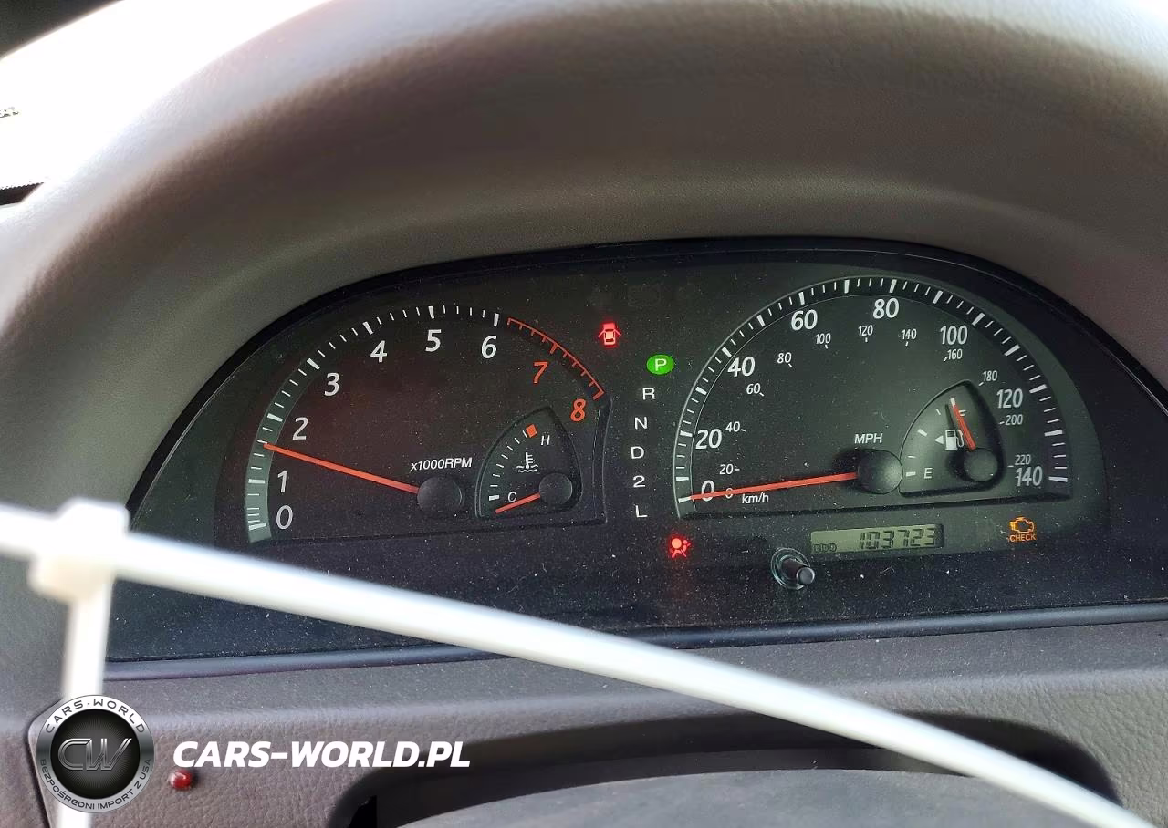 2002 Toyota Camry Le VIN:JTDBE32K720093483 - 9