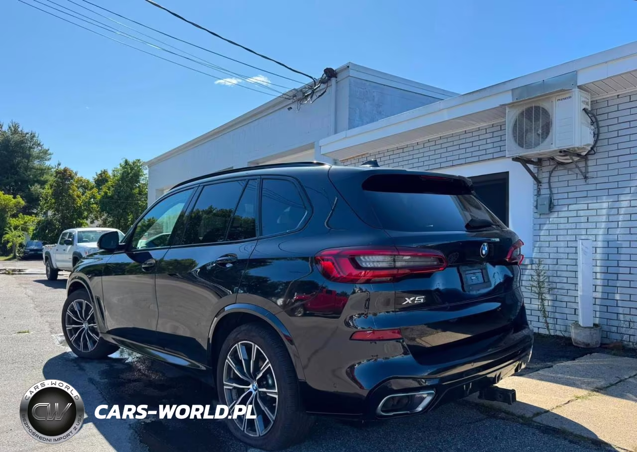 2019 BMW X5 xDrive50I VIN:5UXJU2C52KLB15262 - 3