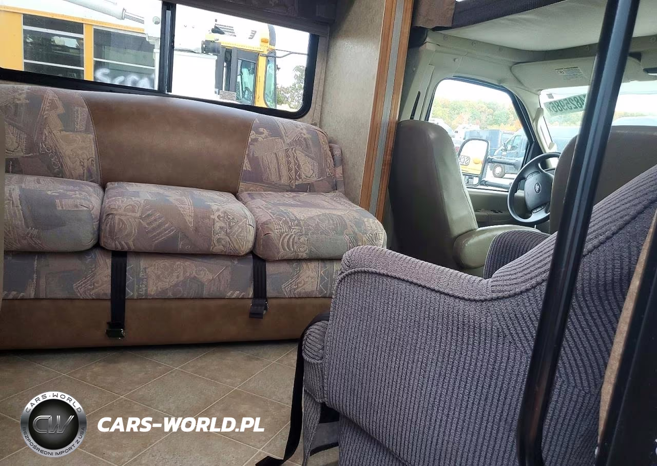 2007 Ford Econoline E450 Super Duty Cutaway Van VIN:1FDXE45S17DA58702 - 10