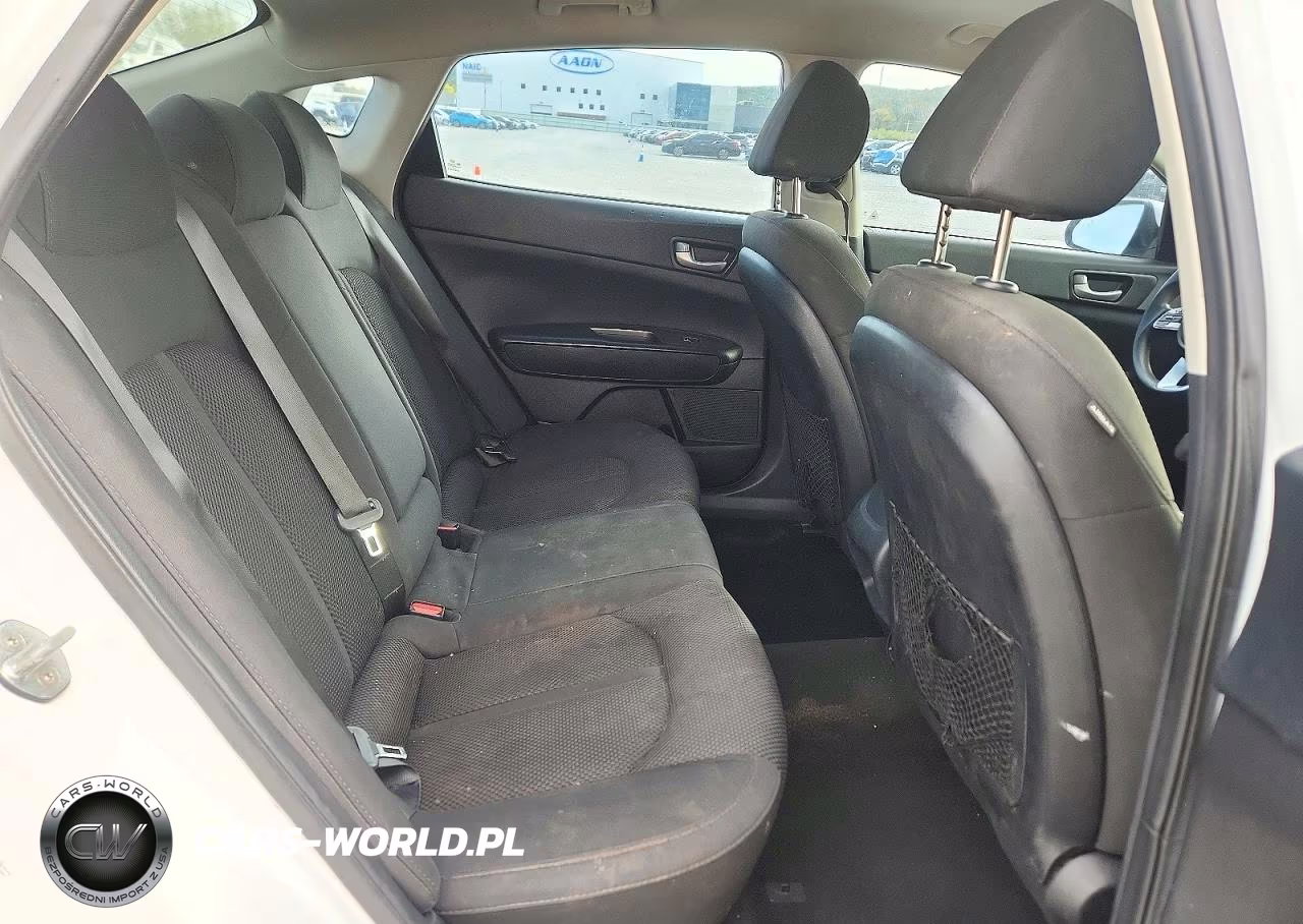 2019 Kia Optima Lx VIN:5XXGT4L33KG333703 - 10