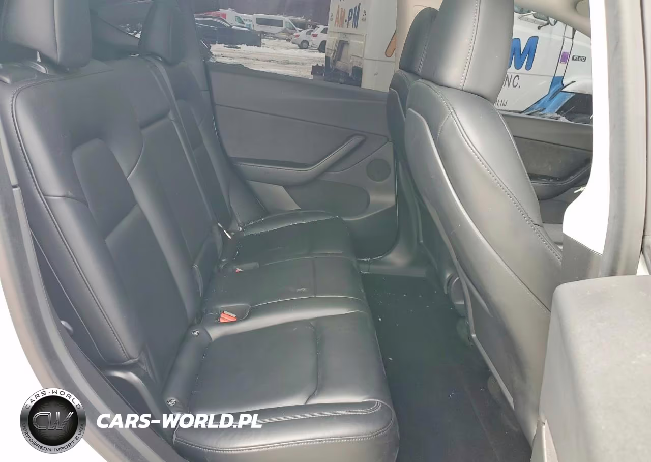 2021 Tesla Model Y VIN:5YJYGDEE0MF066467 - 10
