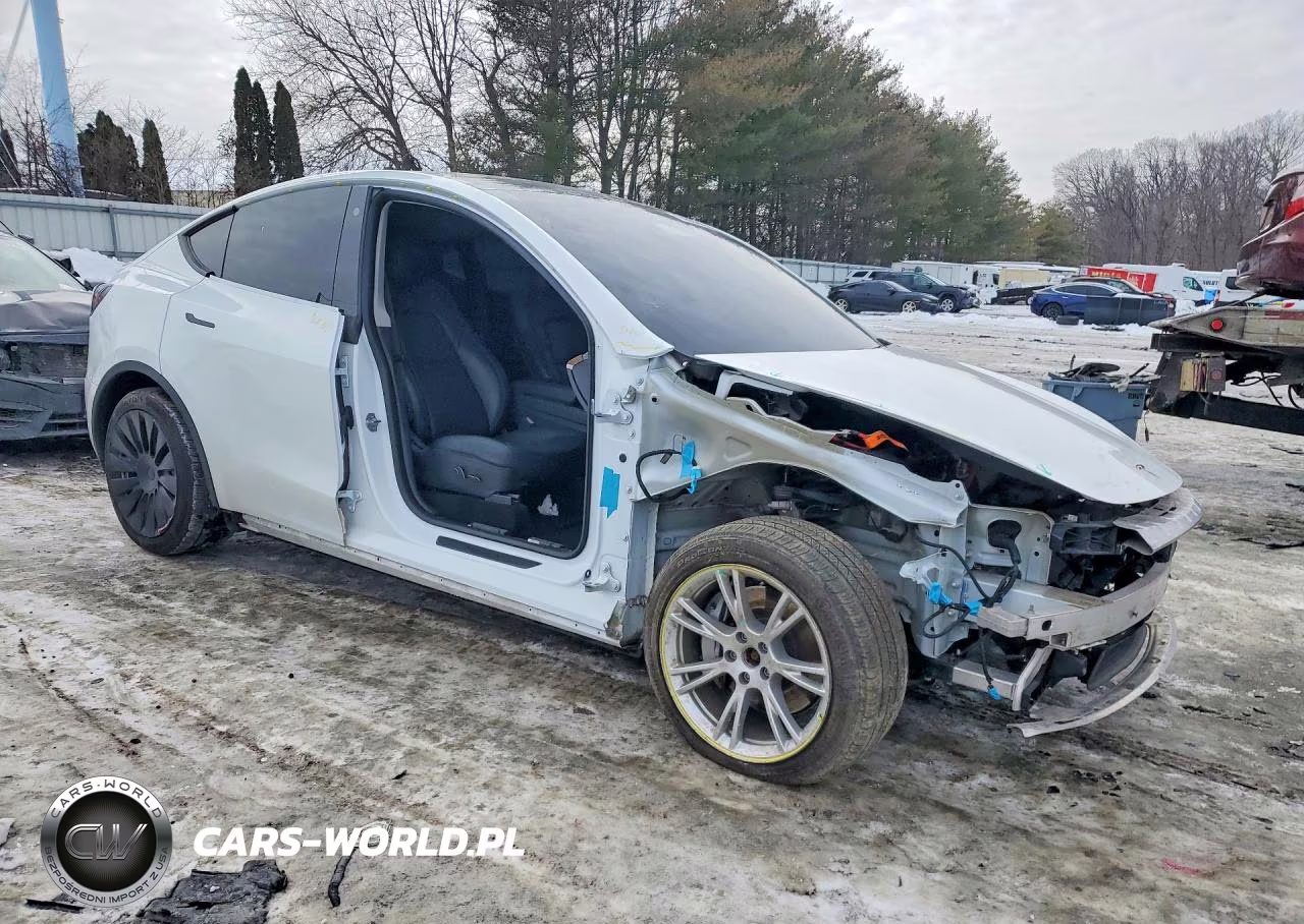 2021 Tesla Model Y VIN:5YJYGDEE0MF066467 - 4