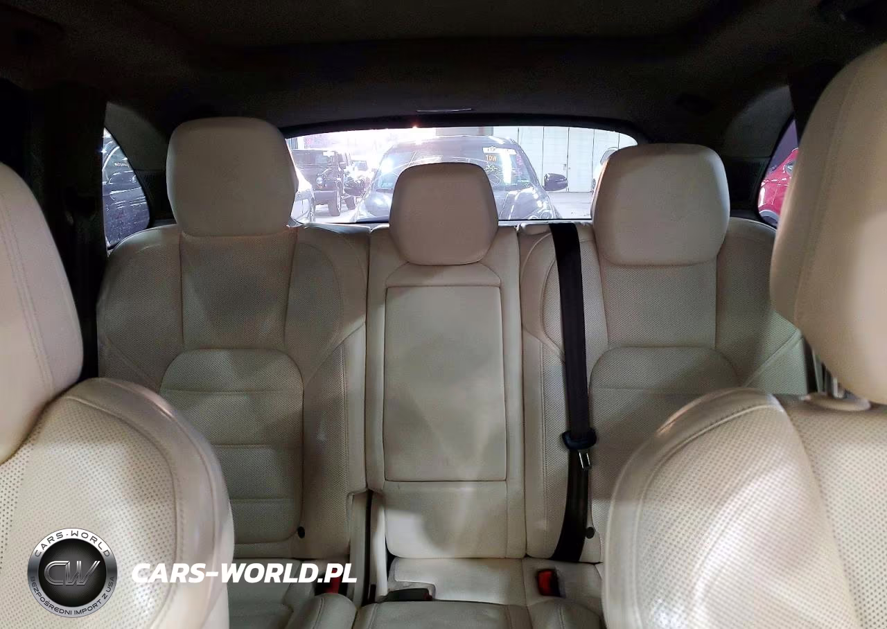 2017 Porsche Cayenne Turbo VIN:WP1AC2A25HLA97213 - 10