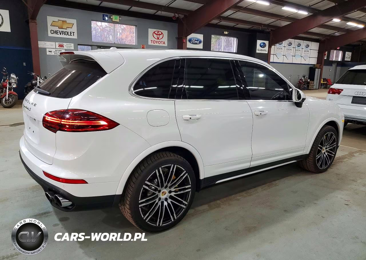 2017 Porsche Cayenne Turbo VIN:WP1AC2A25HLA97213 - 3