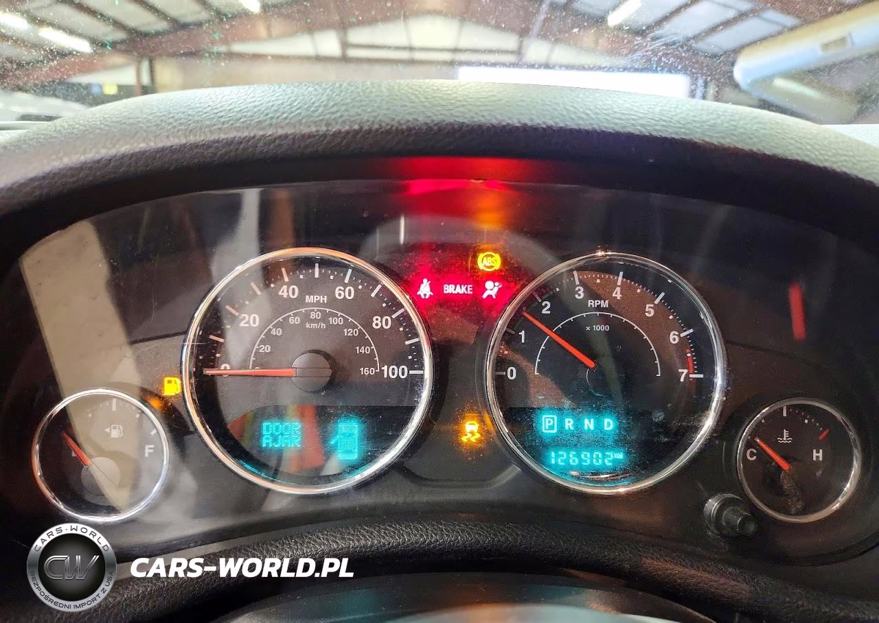 2016 Jeep Wrangler Sport VIN:1C4AJWAG4GL187445 - 9