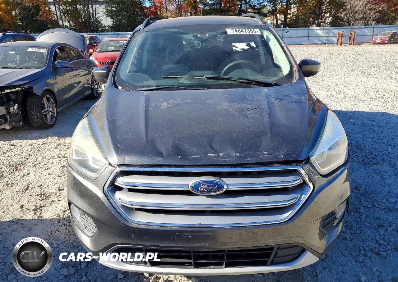 2017 Ford Escape Se VIN:1FMCU9GD2HUD00248 - 5