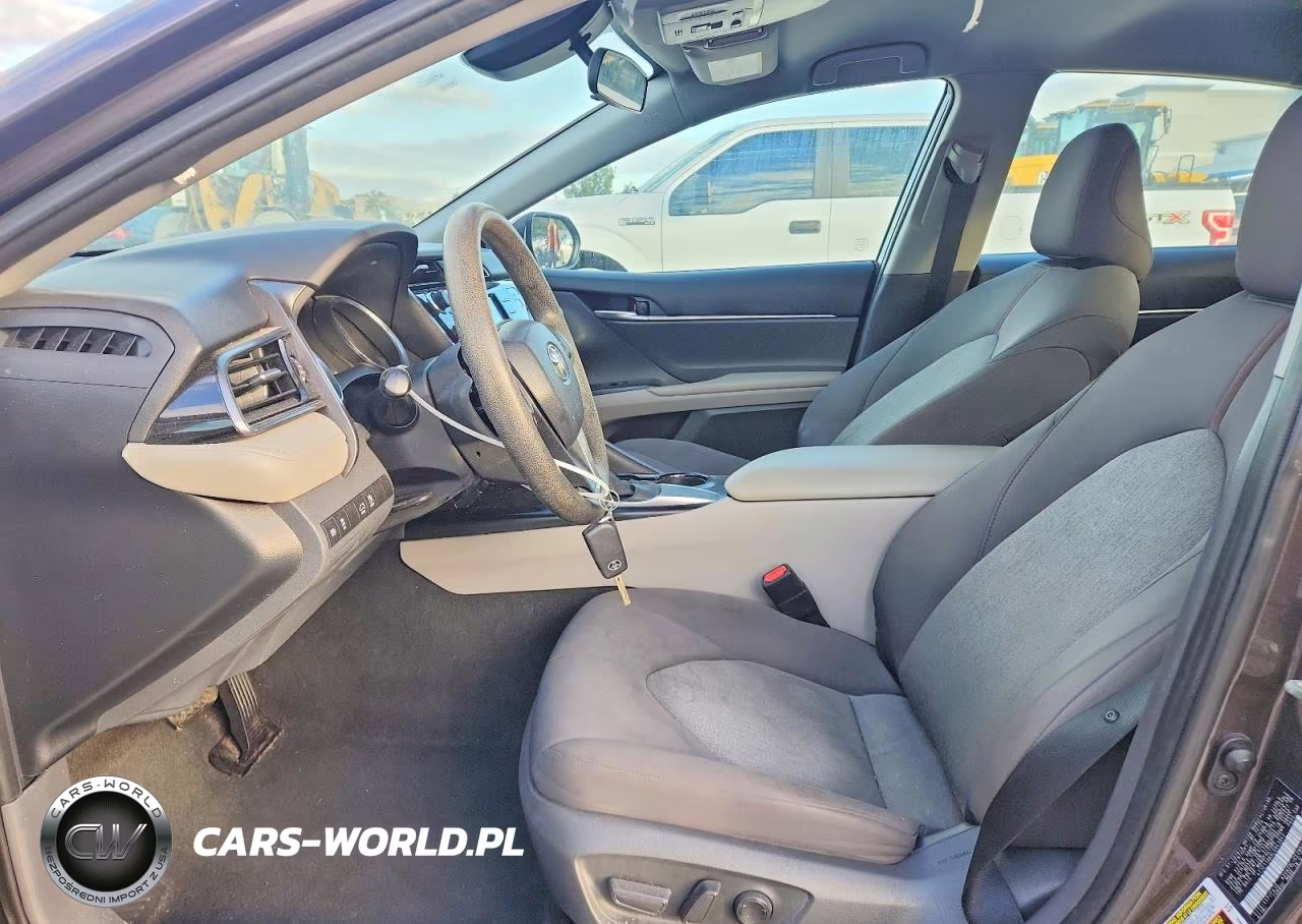 2020 Toyota Camry Le VIN:4T1C11AKXLU943943 - 7