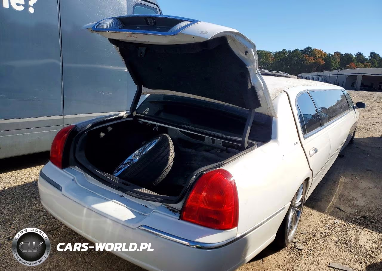 2007 Lincoln Town Car Executive VIN:1L1FM88W07Y604372 - 3