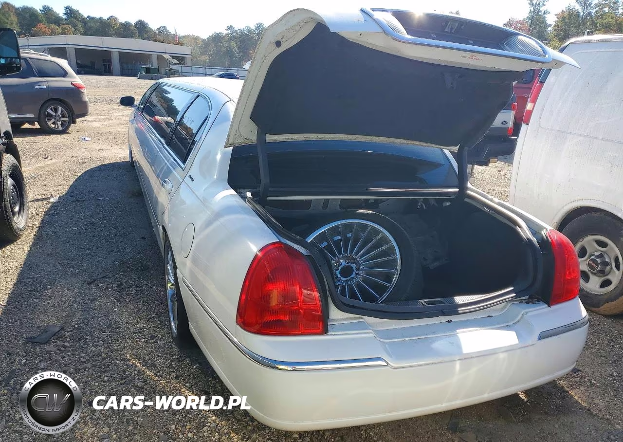 2007 Lincoln Town Car Executive VIN:1L1FM88W07Y604372 - 6