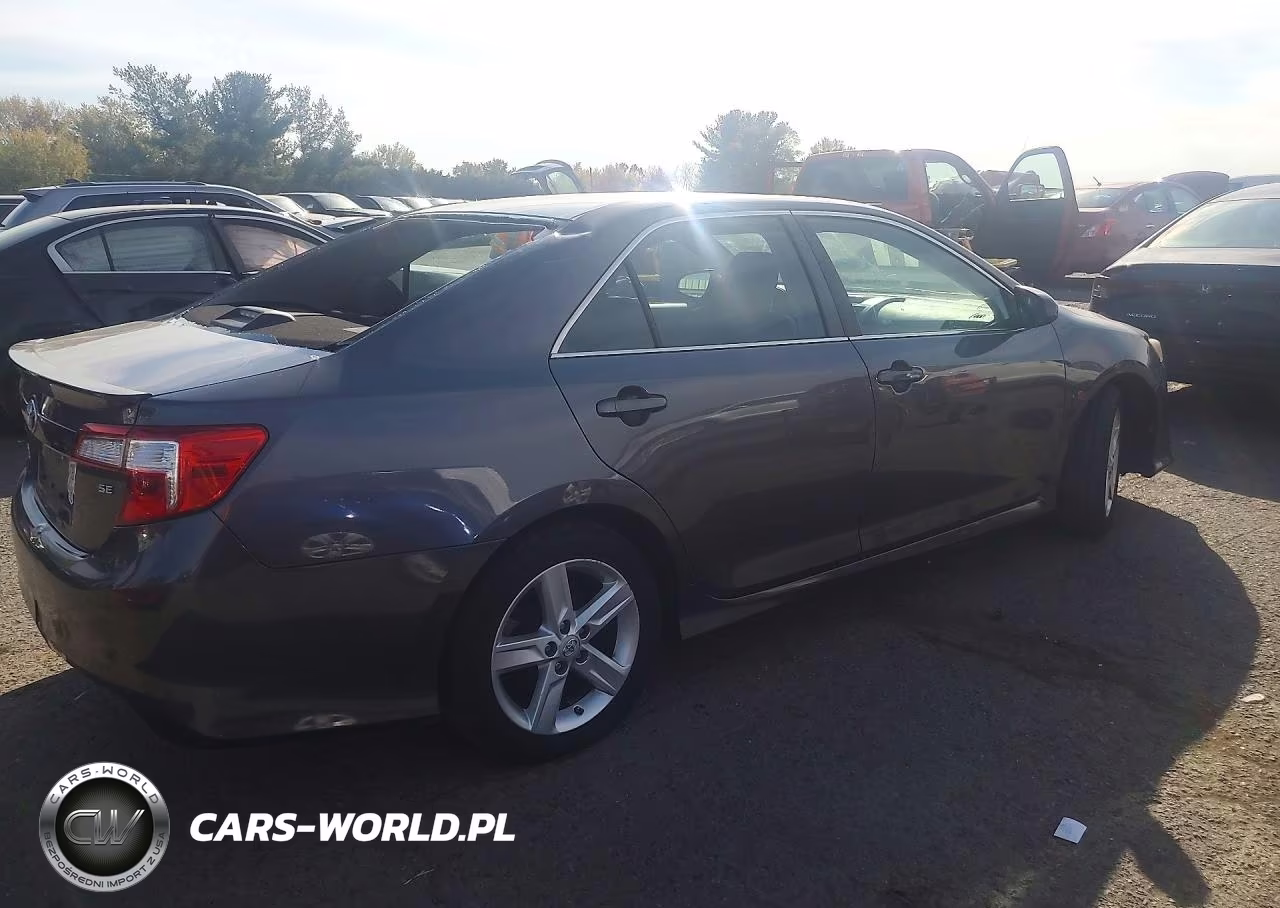 2014 Toyota Camry Se VIN:4T1BF1FK5EU406695 - 3