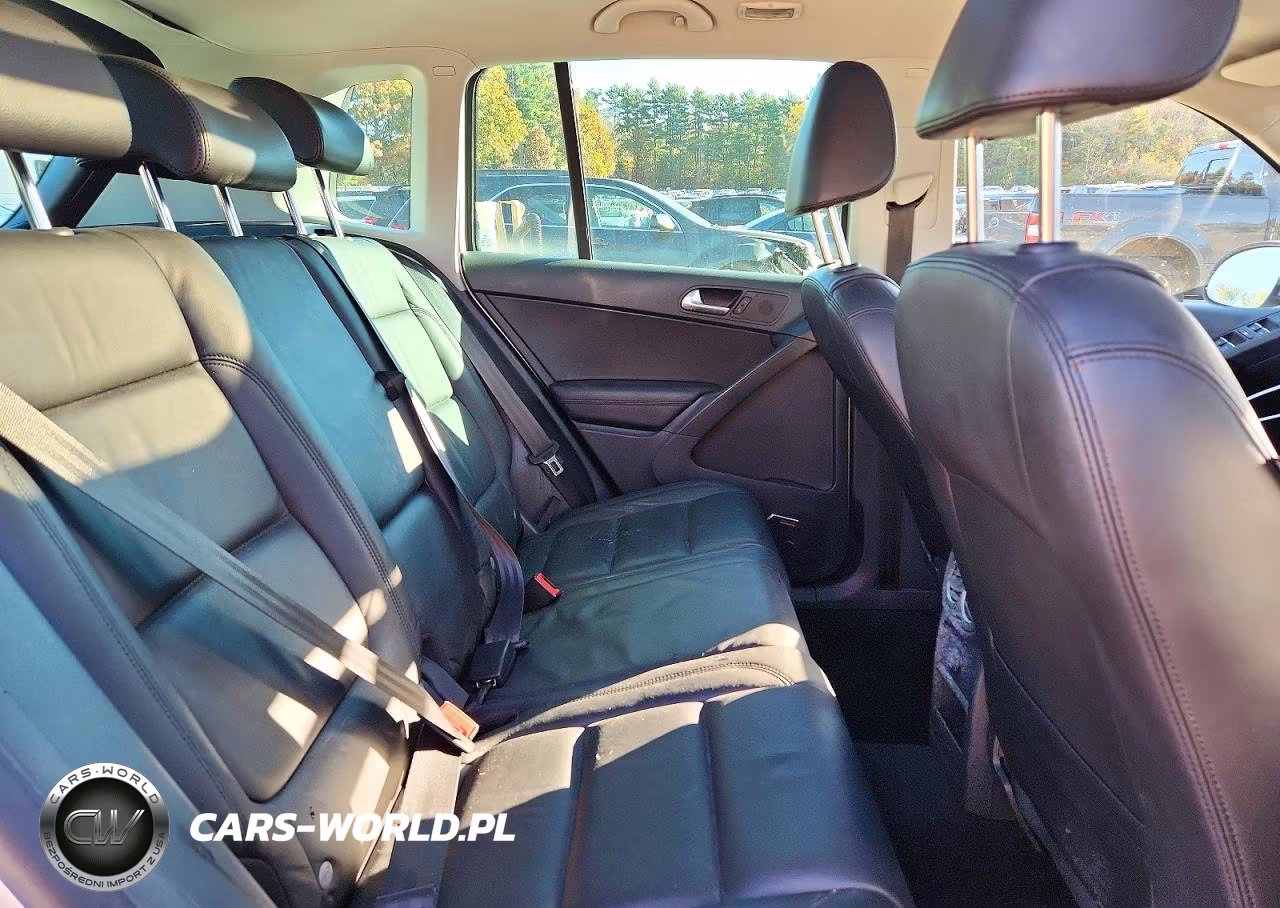 2011 Volkswagen Tiguan S VIN:WVGBV7AX2BW546518 - 11