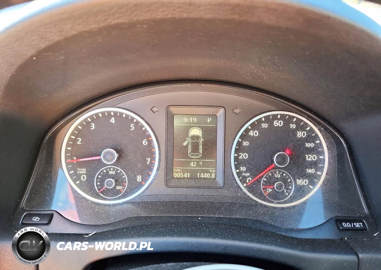 2011 Volkswagen Tiguan S VIN:WVGBV7AX2BW546518 - 9