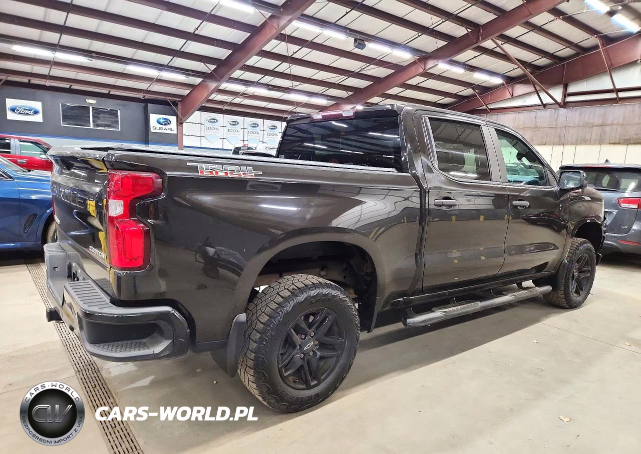 2019 Chevrolet Silverado K1500 Trail Boss Custom VIN:1GCPYCEF6KZ409141 - 3