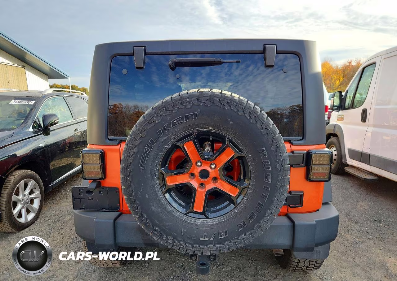 2015 Jeep Wrangler Unlimited Sport VIN:1C4BJWDG5FL631902 - 6