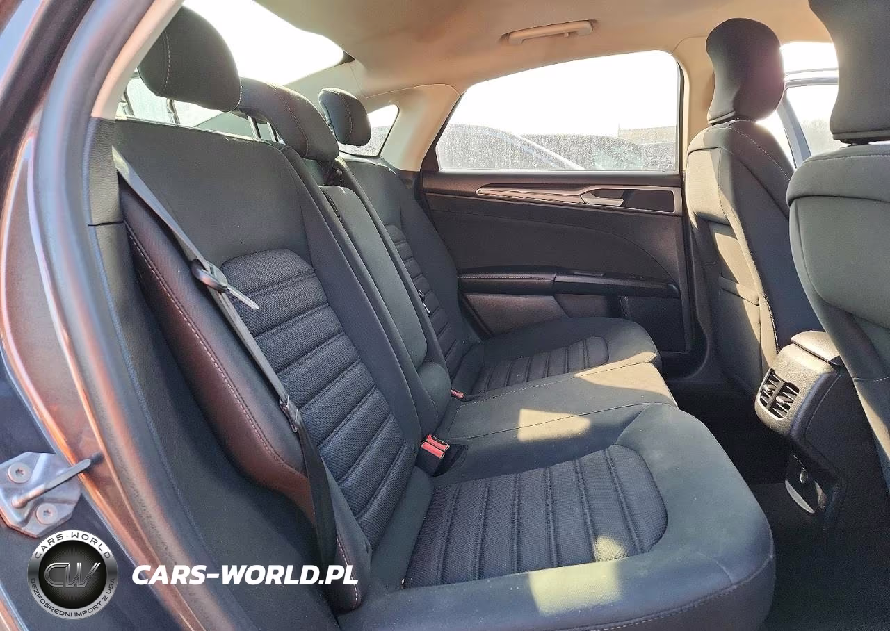 2019 Ford Fusion Se VIN:3FA6P0LU9KR101292 - 10