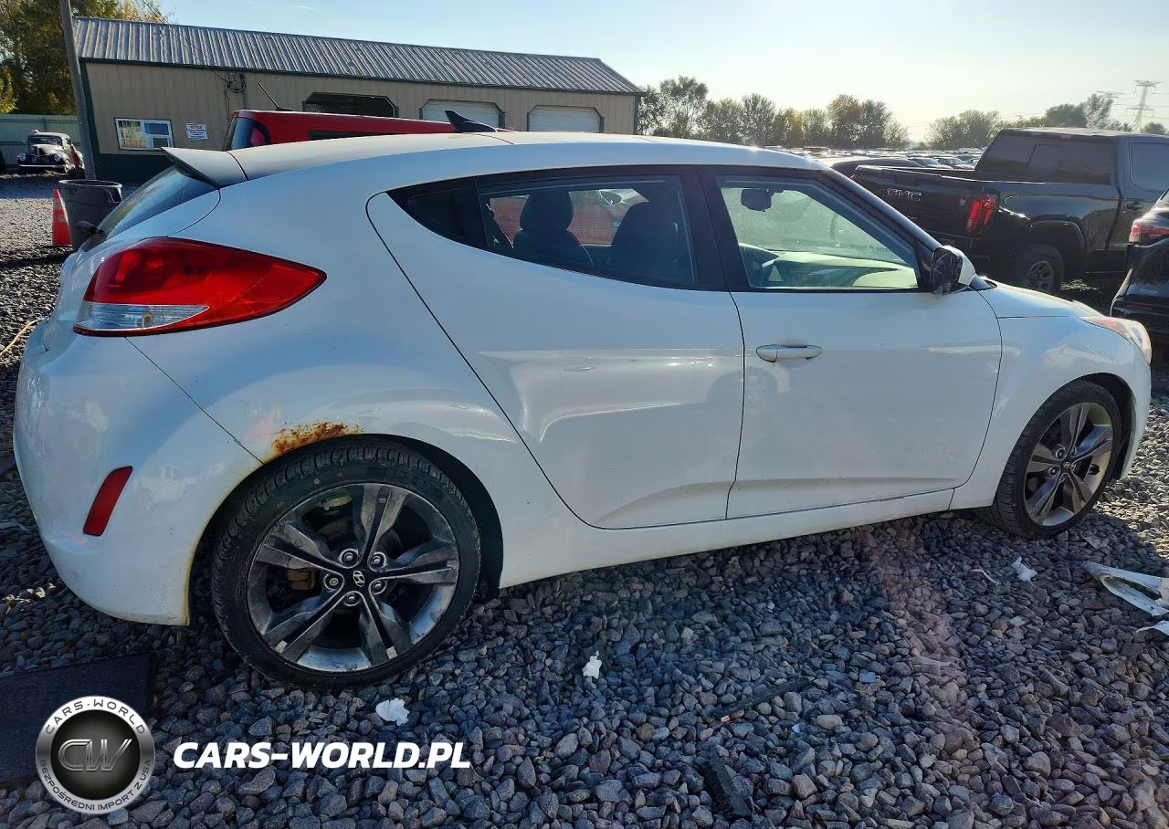 2016 Hyundai Veloster Base VIN:KMHTC6AD5GU285415 - 3