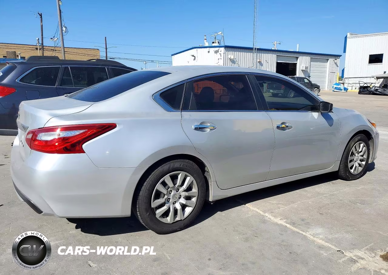 2017 Nissan Altima 2.5 S VIN:1N4AL3AP3HC234223 - 3