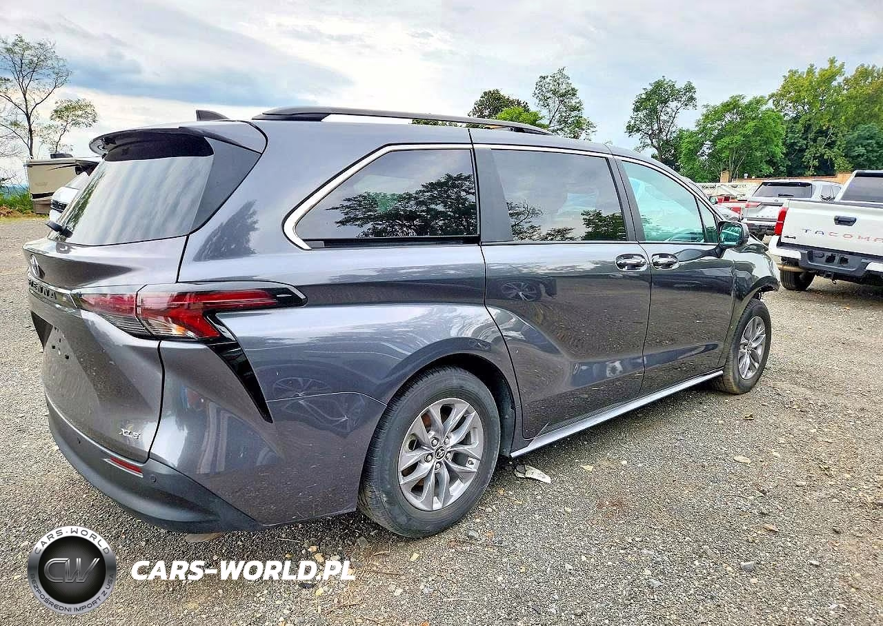 2025 Toyota Sienna Xle VIN:5TDYRKEC6SS242010 - 3