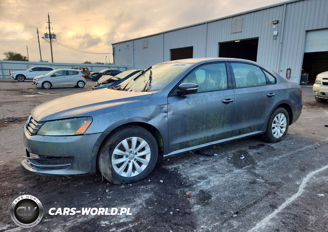 2013 Volkswagen Passat S VIN:1VWAH7A3XDC143702 - 1