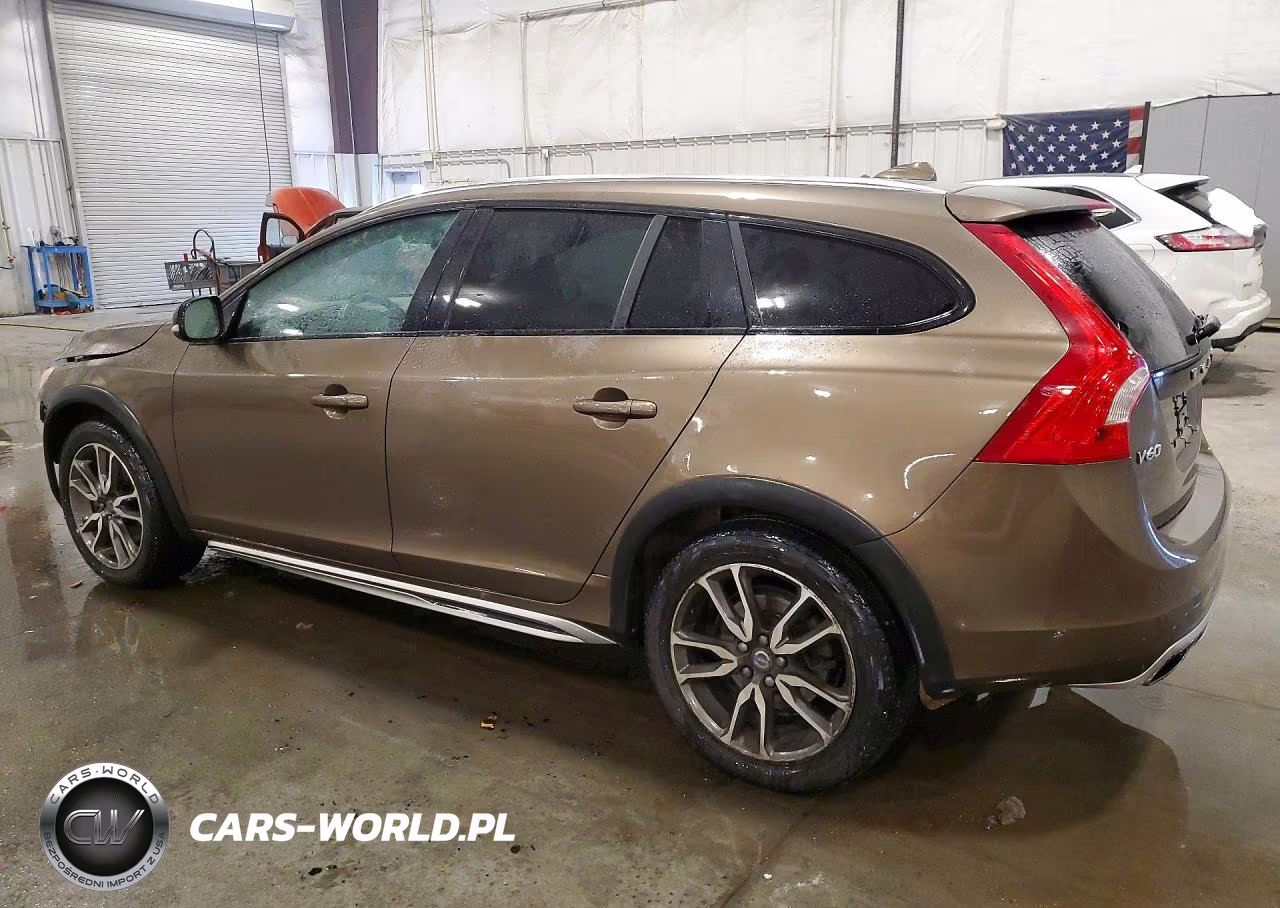 2016 Volvo V60 Cross Country Platinum VIN:YV4612HM9G1007802 - 2