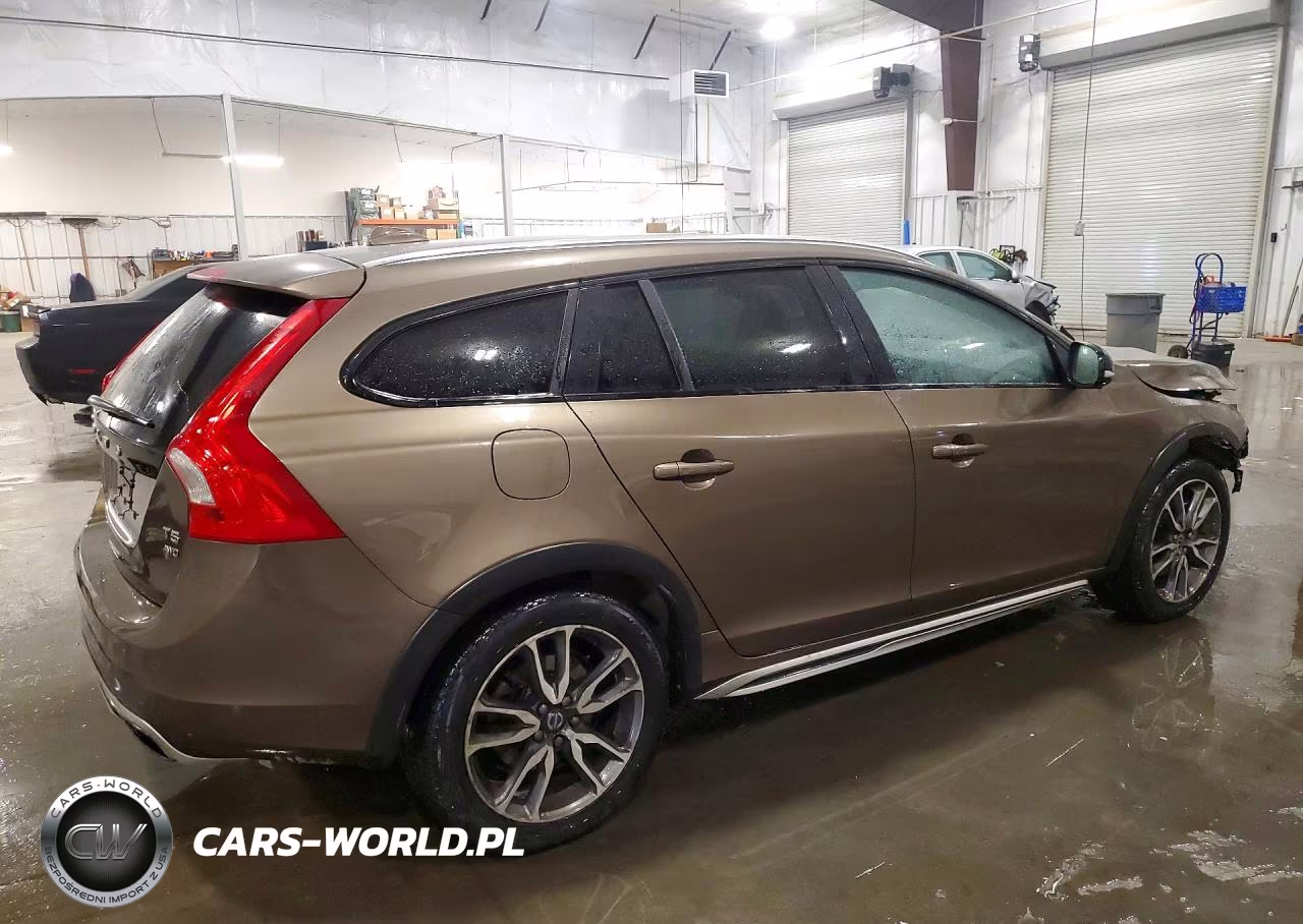 2016 Volvo V60 Cross Country Platinum VIN:YV4612HM9G1007802 - 3