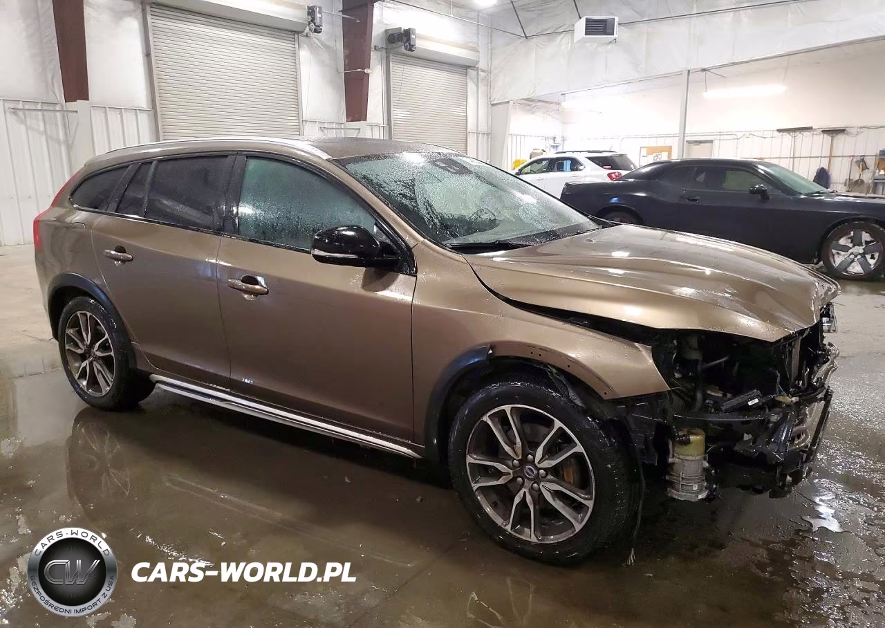 2016 Volvo V60 Cross Country Platinum VIN:YV4612HM9G1007802 - 4