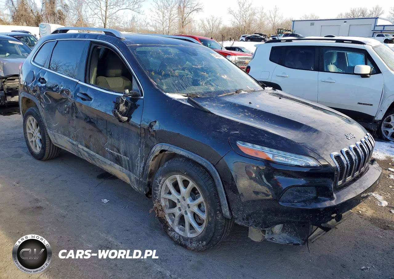 2015 Jeep Cherokee Latitude VIN:1C4PJLCS6FW620769 - 4