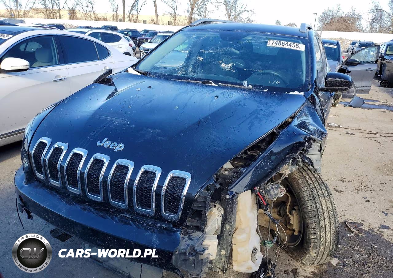 2015 Jeep Cherokee Latitude VIN:1C4PJLCS6FW620769 - 5