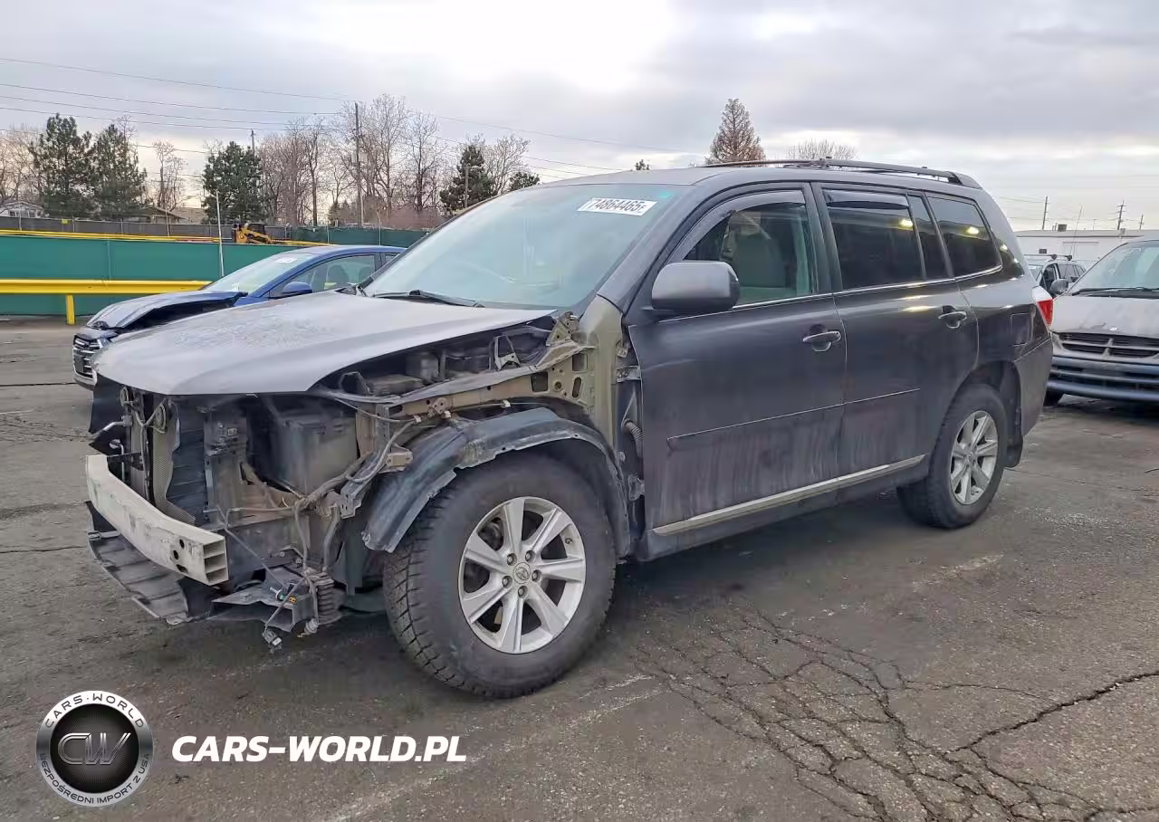 2013 Toyota Highlander Base
