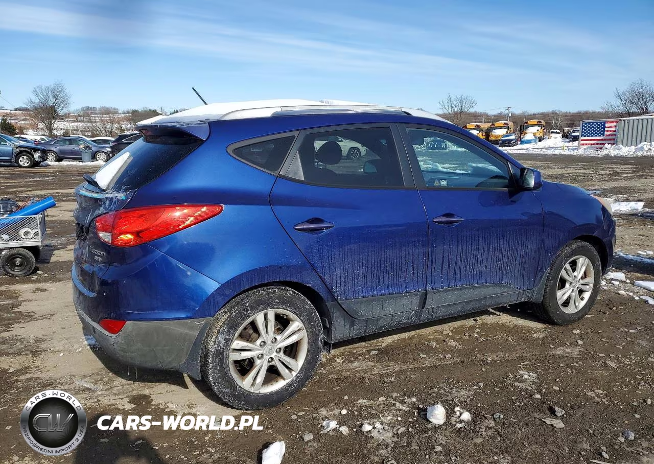 2011 Hyundai Tucson VIN:KM8JUCAC5BU132164 - 3