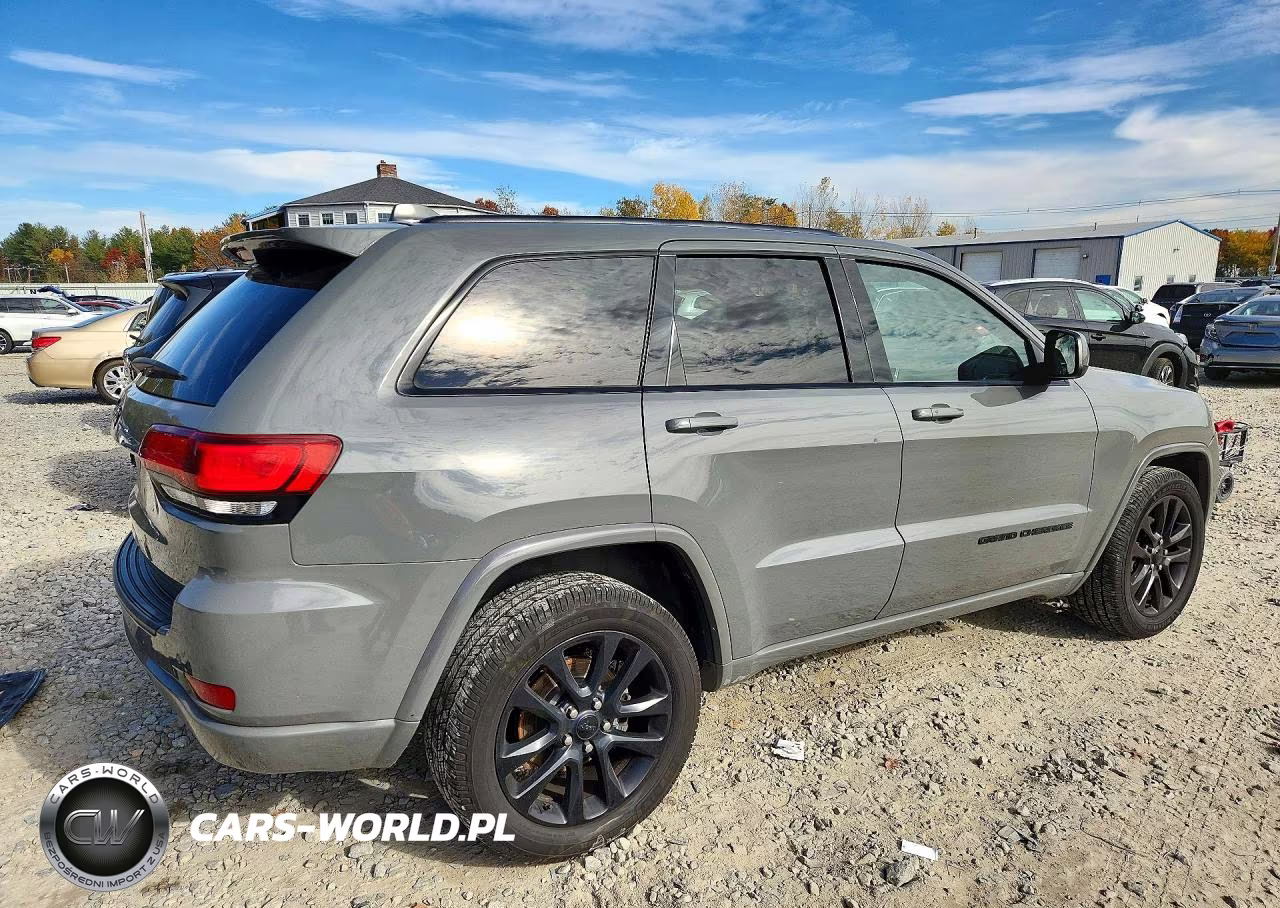 2020 Jeep Grand Cherokee Laredo VIN:1C4RJFAG7LC267240 - 3