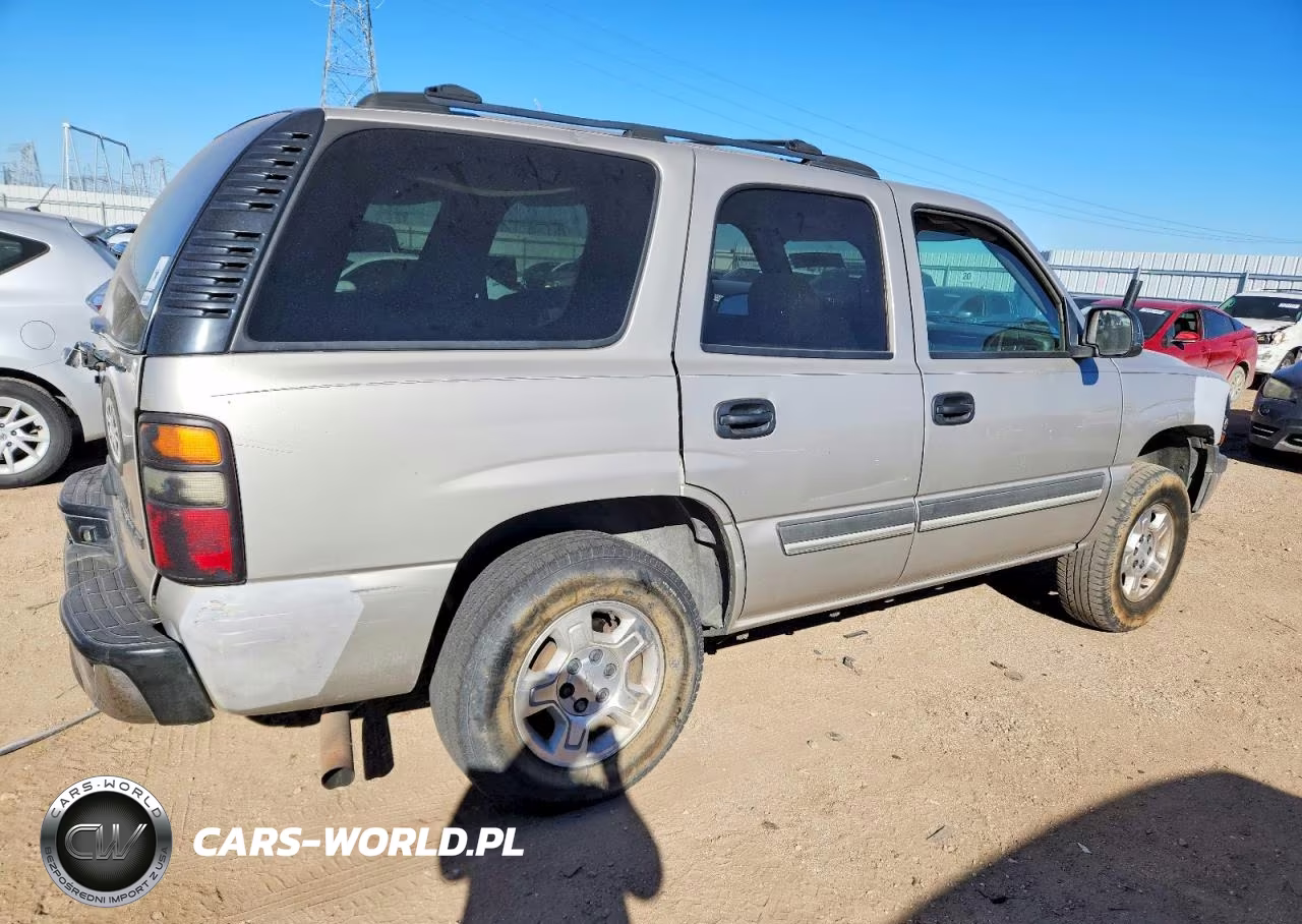 2004 Chevrolet Tahoe C1500 VIN:1GNEC13TX4R312909 - 3