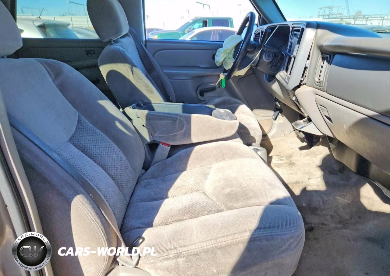 2004 Chevrolet Tahoe C1500 VIN:1GNEC13TX4R312909 - 7