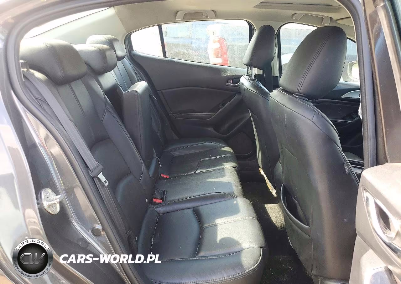 2018 Mazda 3 Touring VIN:3MZBN1V36JM235632 - 10