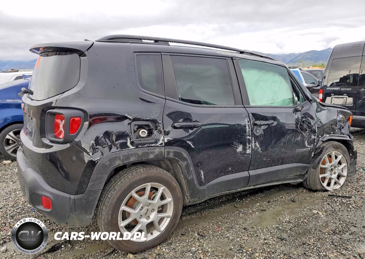 2023 Jeep Renegade Latitude VIN:ZACNJDB18PPP60372 - 3