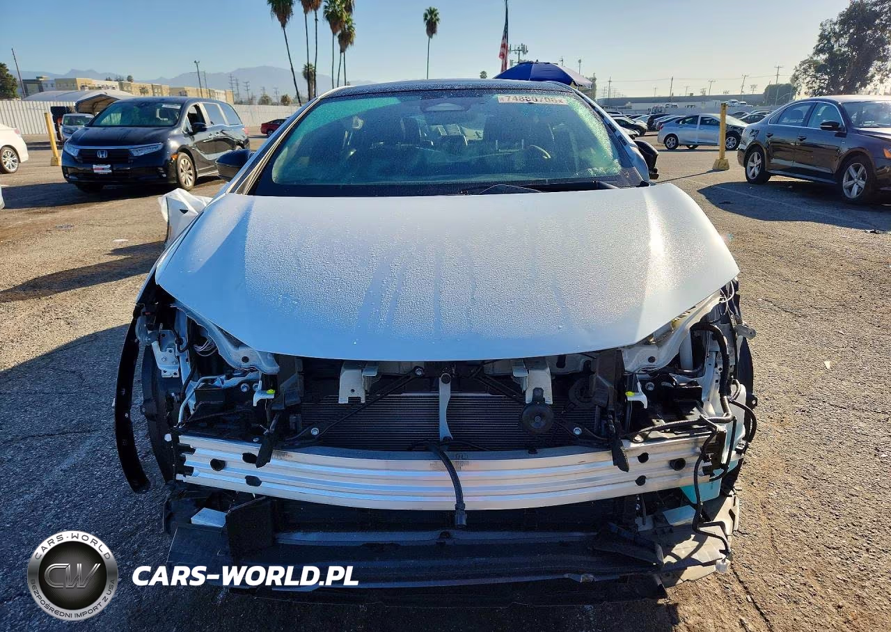 2024 Toyota Prius Xle VIN:JTDACAAUXR3044103 - 5