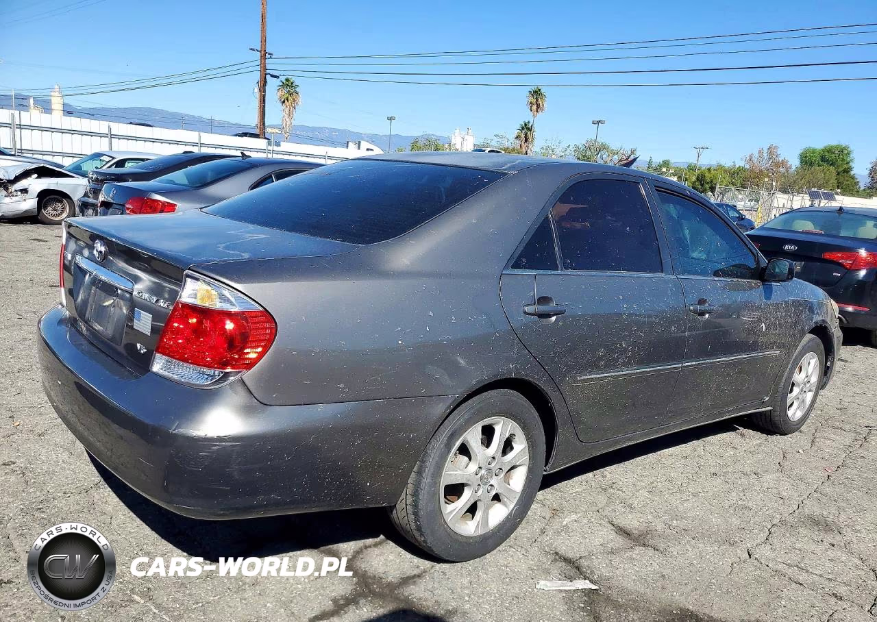 2005 Toyota Camry Xle V6 VIN:4T1BF32K55U618563 - 3