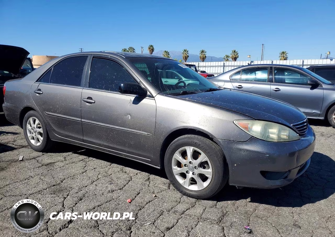 2005 Toyota Camry Xle V6 VIN:4T1BF32K55U618563 - 4