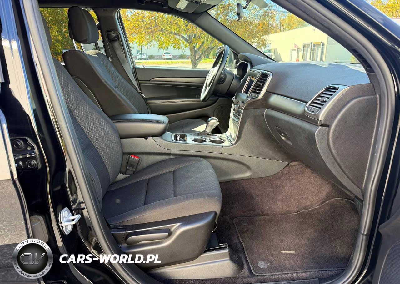 2018 Jeep Grand Cherokee Laredo VIN:1C4RJFAGXJC284269 - 5