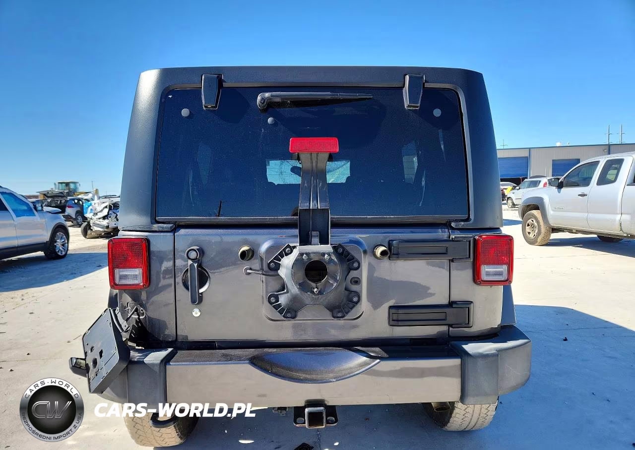 2017 Jeep Wrangler Unlimited Sahara VIN:1C4BJWEG6HL583280 - 6