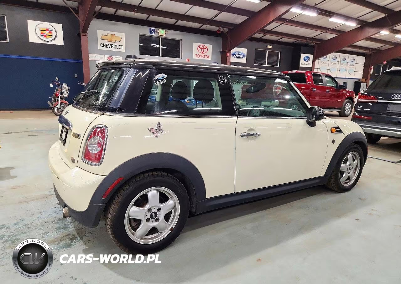 2011 Mini Cooper VIN:WMWSU3C55BT098558 - 3