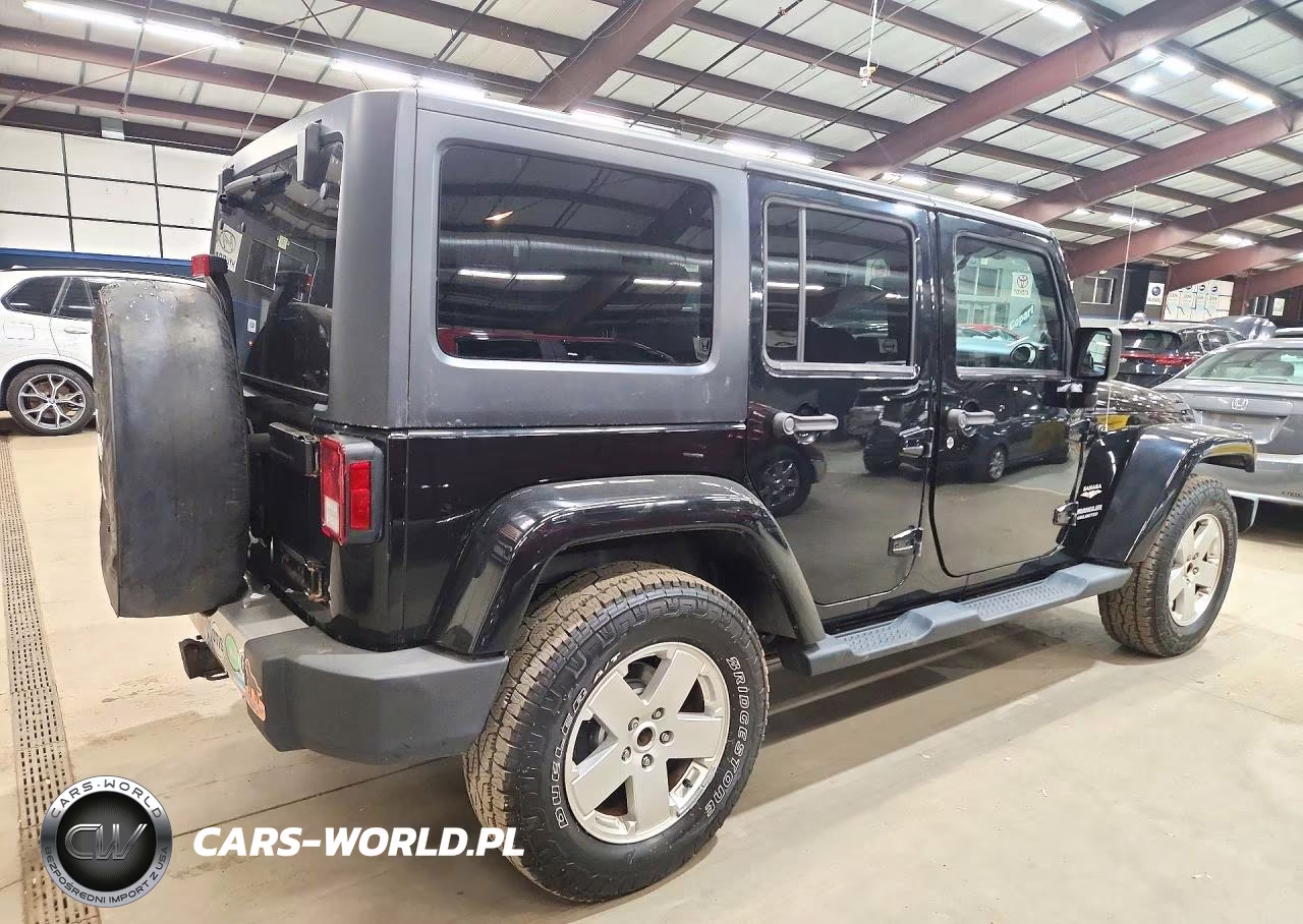 2012 Jeep Wrangler Unlimited Sahara VIN:1C4BJWEG8CL245825 - 3